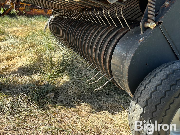 2003-case-ih-rbx562-image-14