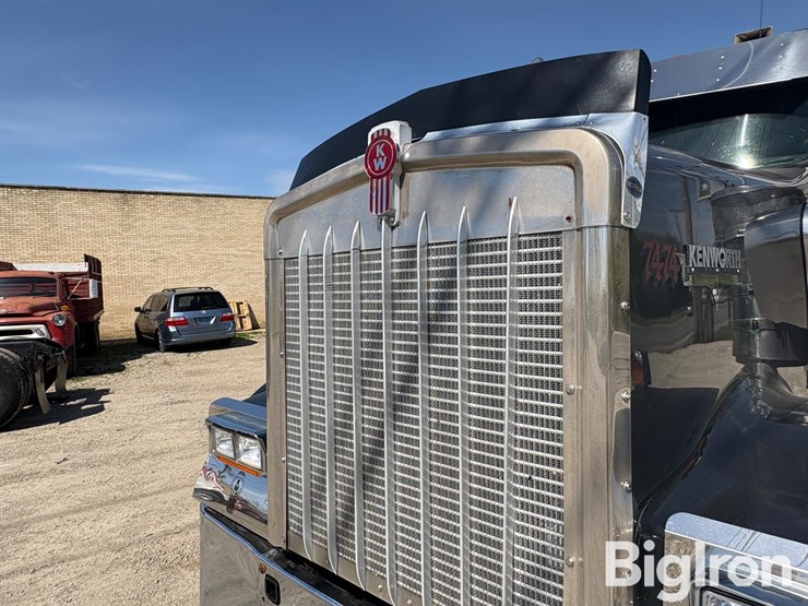 2007-kenworth-w900-image-9