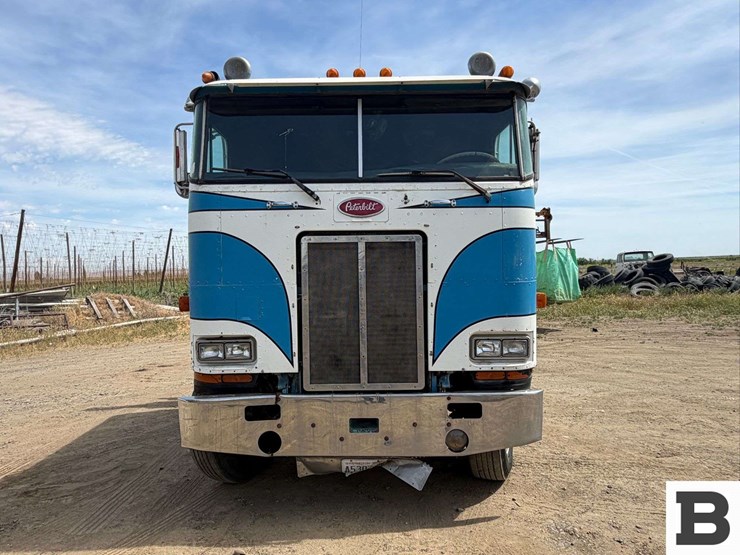1984-peterbilt-362-image-8