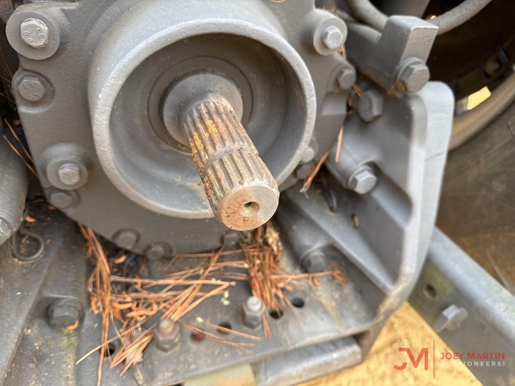 case-7140-ag-tractor-image-11