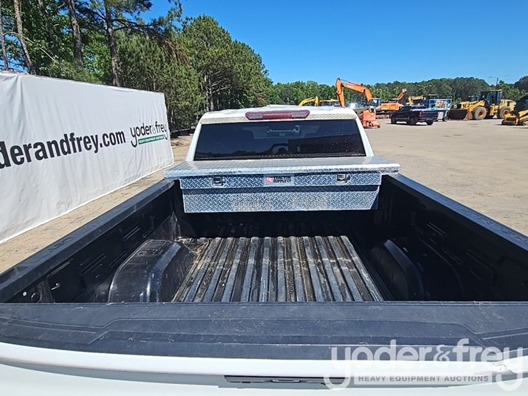 2022-chevrolet-silverado-1500-image-24