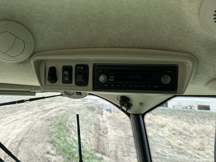 2016-john-deere-s680-image-98