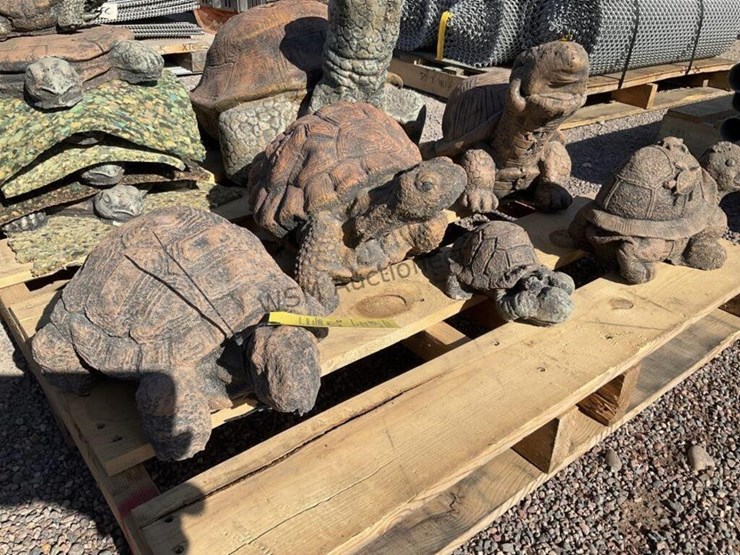 pallet-of-asst-concrete-turtles-and-stepping-image-3