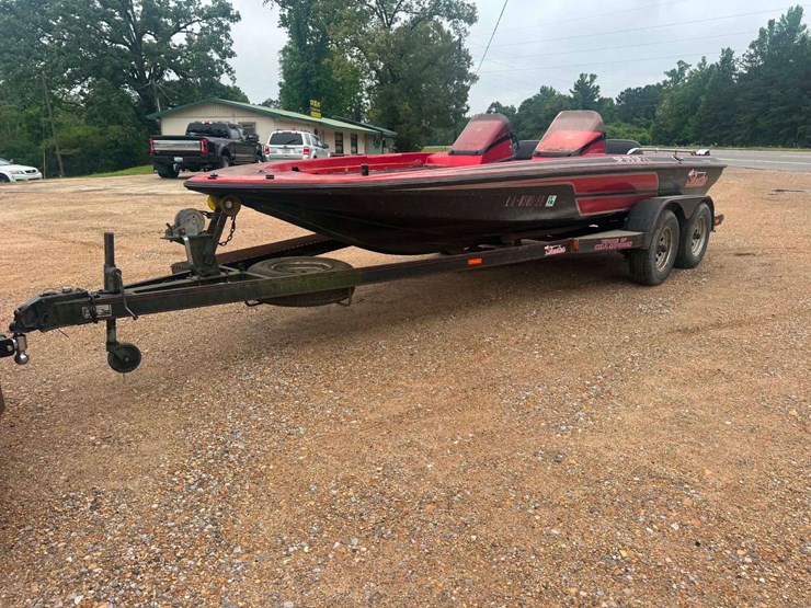 skeeter-sf175df-bass-boat-(no-motor)-image-5