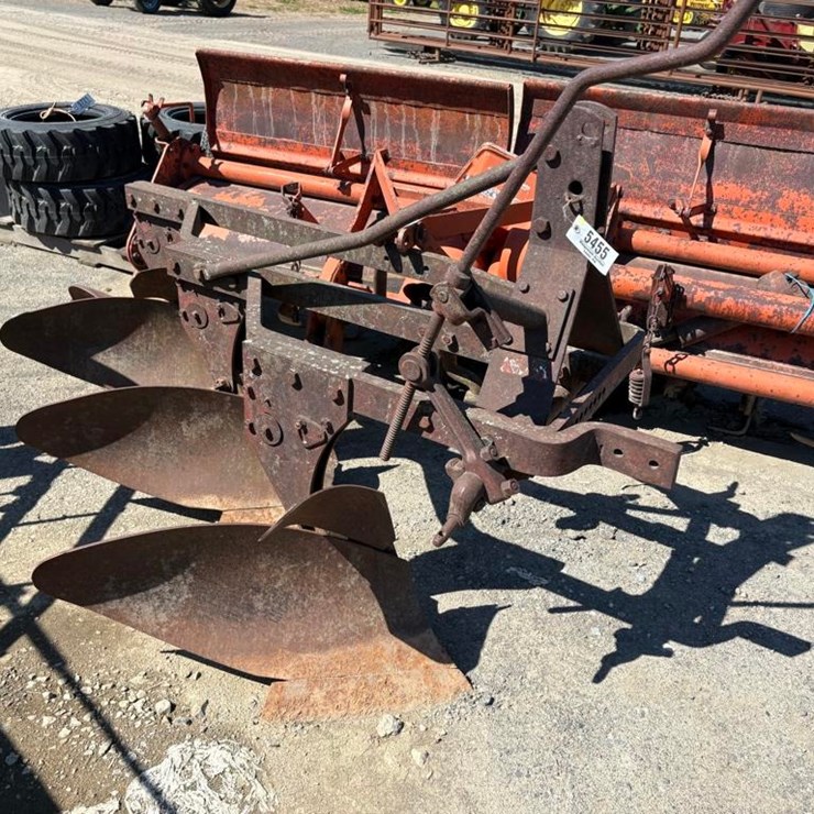 MASSEY-FERGUSON 3