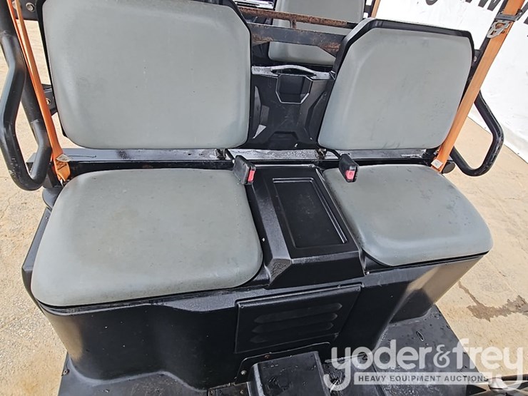 2013-bobcat-3400xl-image-31