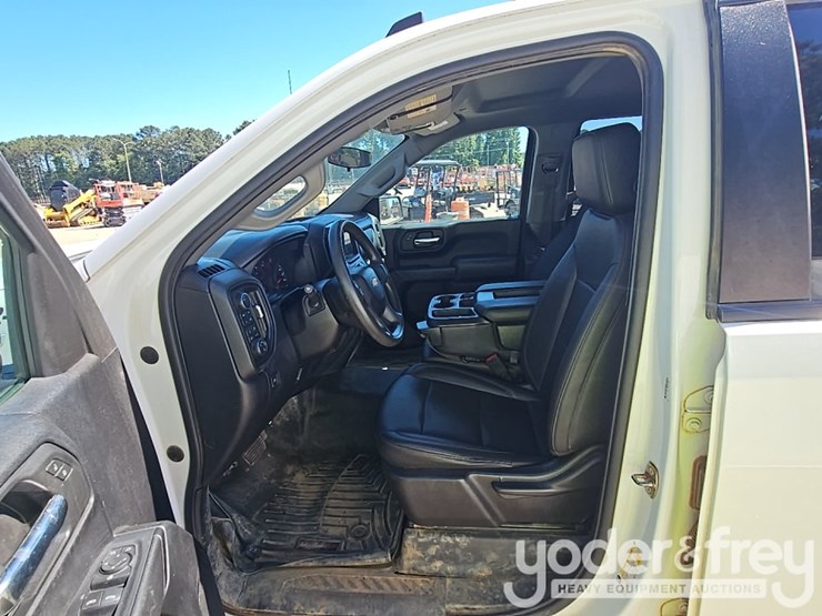2022-chevrolet-1500-image-34