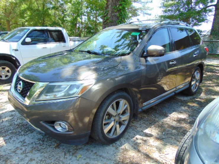 2016-nissan-pathfinder-image-1