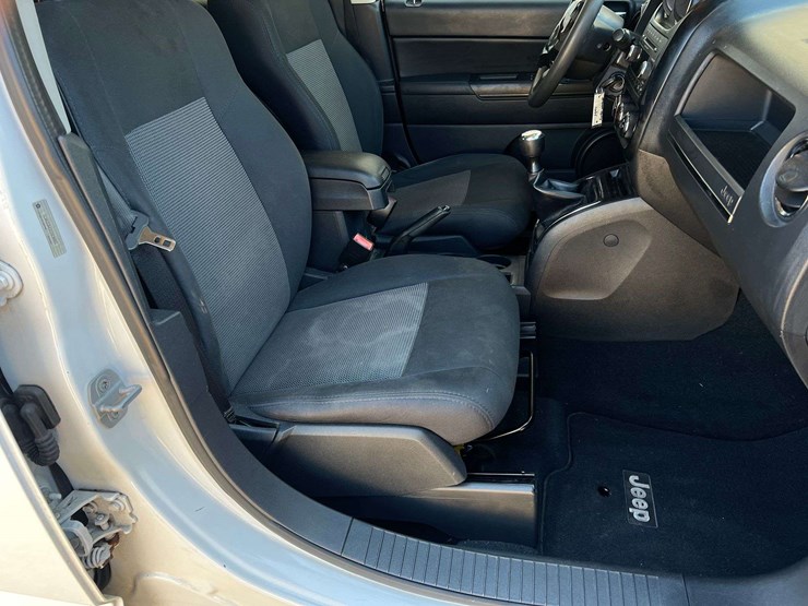 2012-jeep-compass-image-27