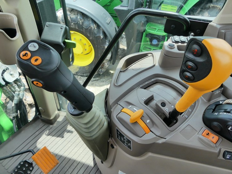 2023-john-deere-6110m-image-16