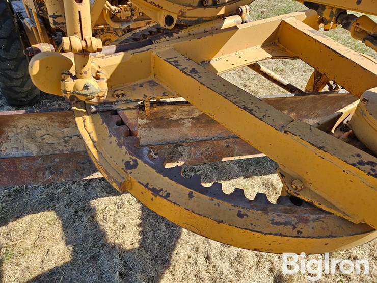 1964-caterpillar-120-image-15