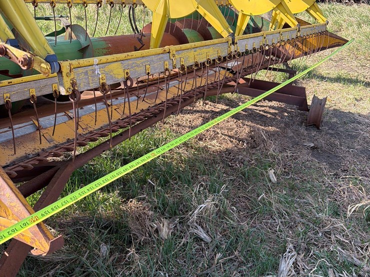 john-deere-13ft-bean-head-with-trailer-image-22
