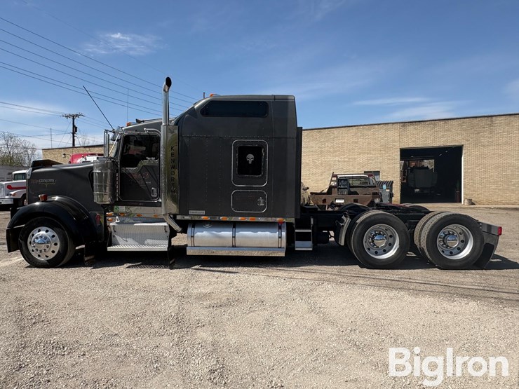 2007-kenworth-w900-image-8