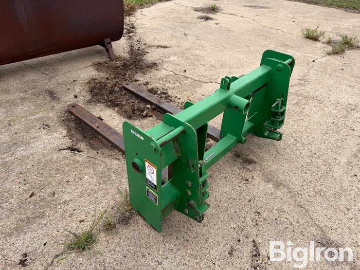 john-deere-pallet-forks-image-7