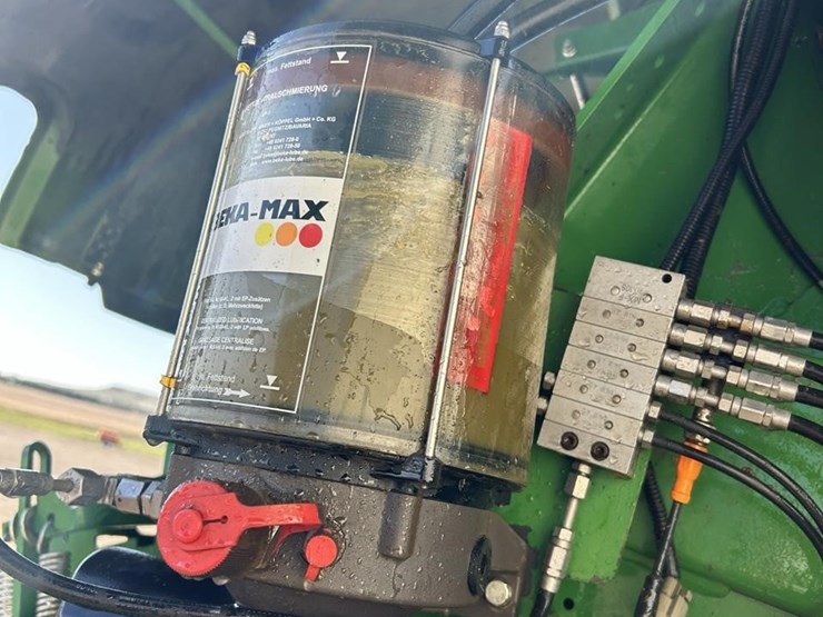 2016-john-deere-l340-image-66