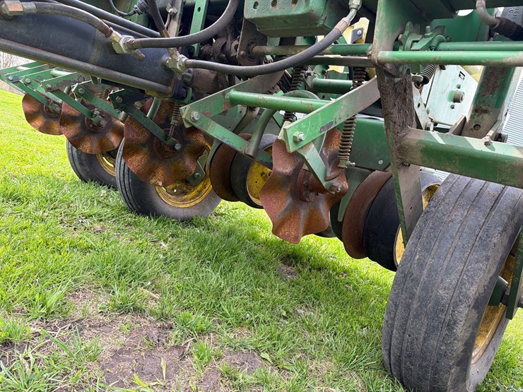 john-deere-7000-image-41