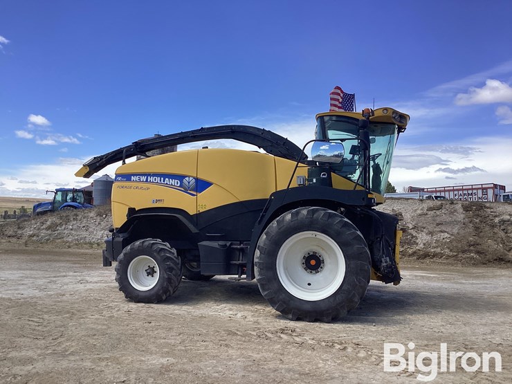 2015-new-holland-fr700-image-4