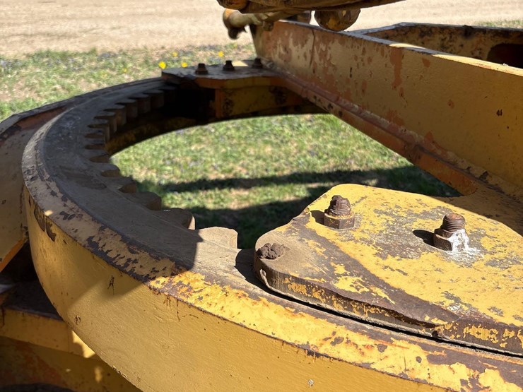caterpillar-12f-image-39