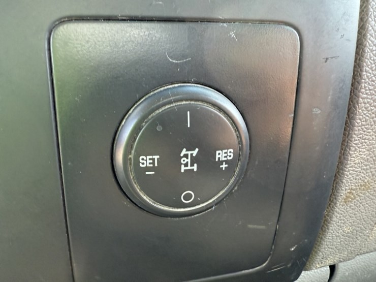 2014-gmc-sierra-3500-image-33