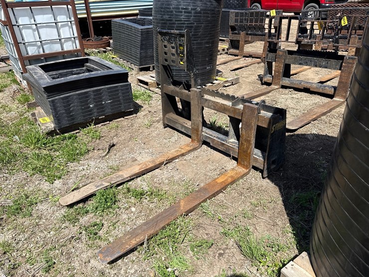 #3899-•-approx-48"-skid-steer-forks-image-2