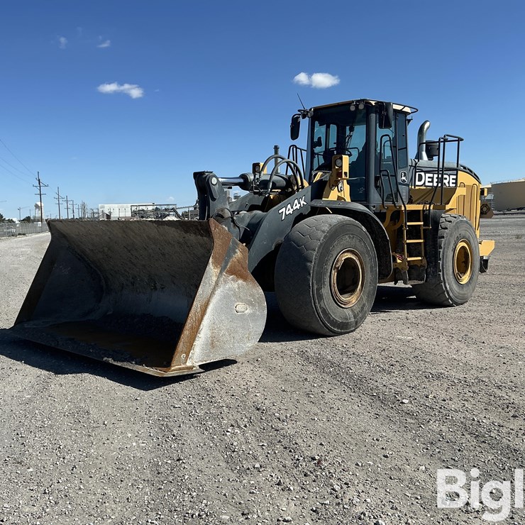 2018 DEERE 744K