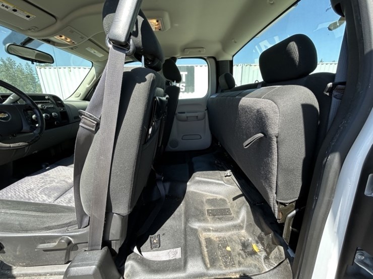 2013-chevrolet-silverado-1500-image-23