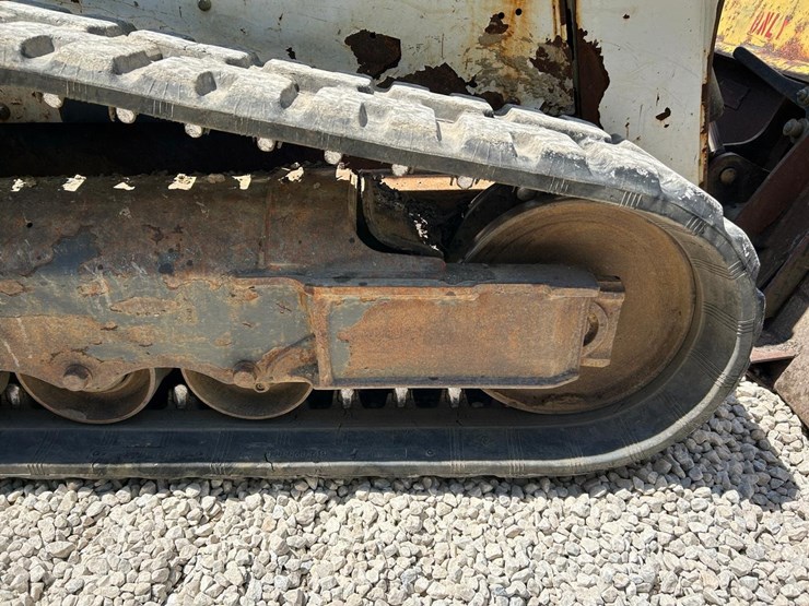 2021-bobcat-t595-image-14