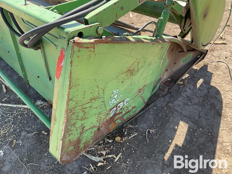 john-deere-230-image-19