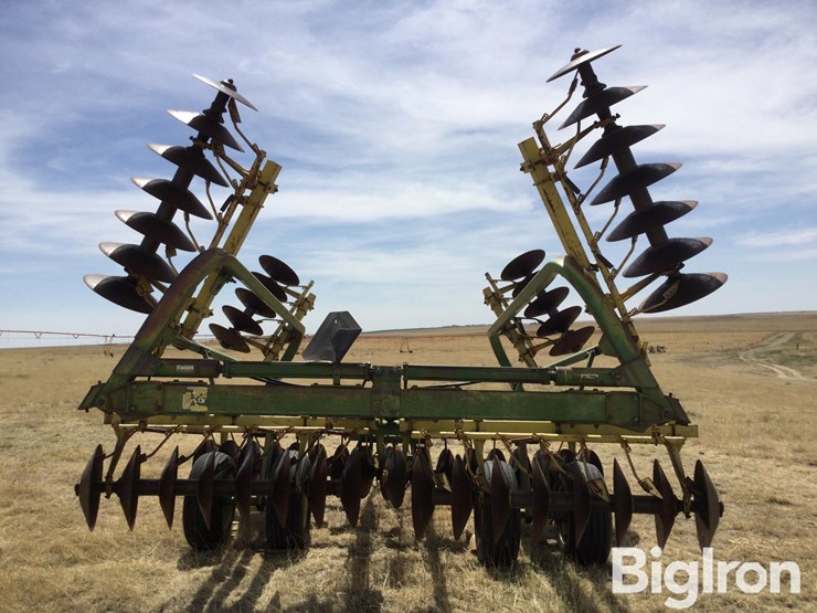 john-deere-230-image-6