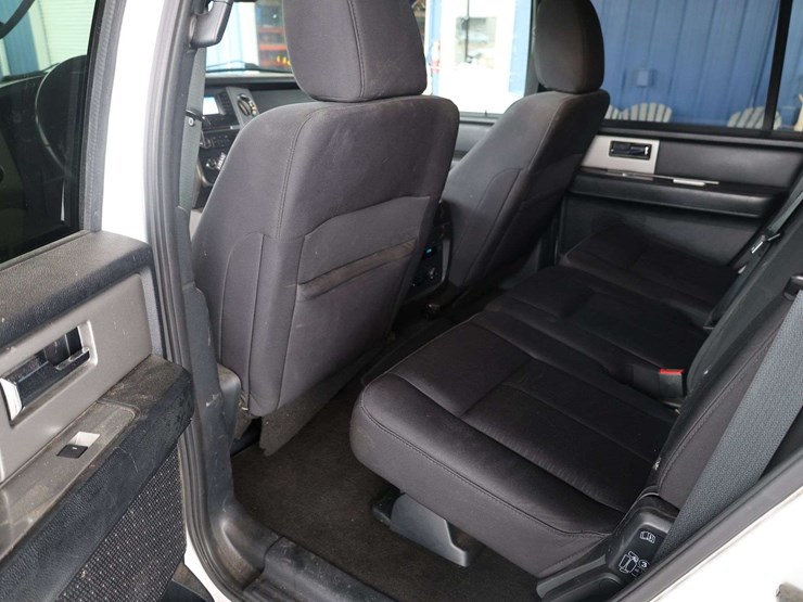 2015-ford-expedition-image-9