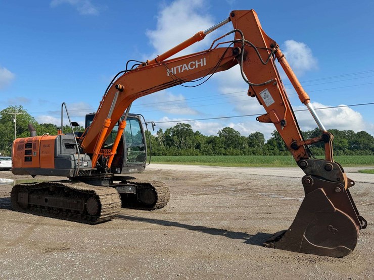 2015-hitachi-zx160-lc-image-5