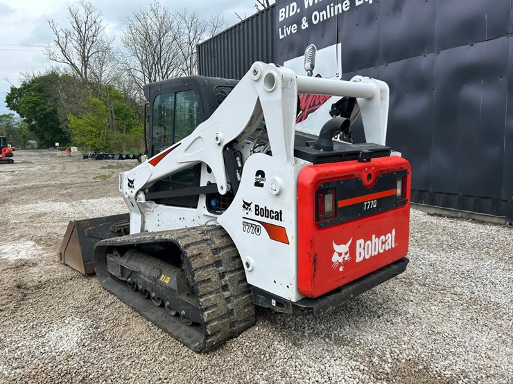 2022-bobcat-t770-image-2