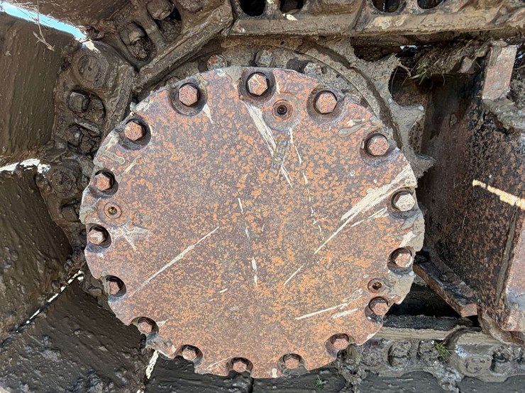 2015-hitachi-zx160-lc-image-27