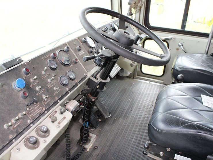 1988-oshkosh-t-3000-airport-pumper-speciality-vehicle-10t9l5eh3j1032880-mileage:-9175-(2270-ho-image-27