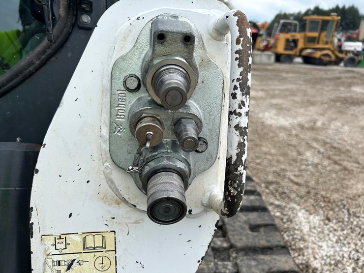 2022-bobcat-t770-image-11