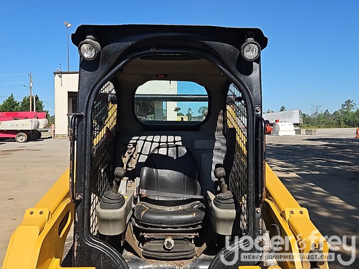 2015-caterpillar-257d-image-24