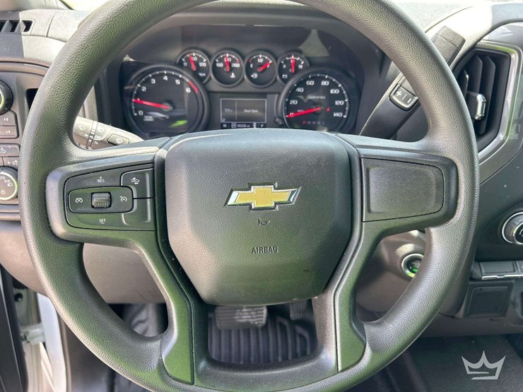 2024-chevrolet-silverado-1500-image-13