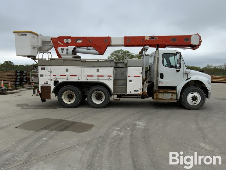 2013-freightliner-m2-106-image-4
