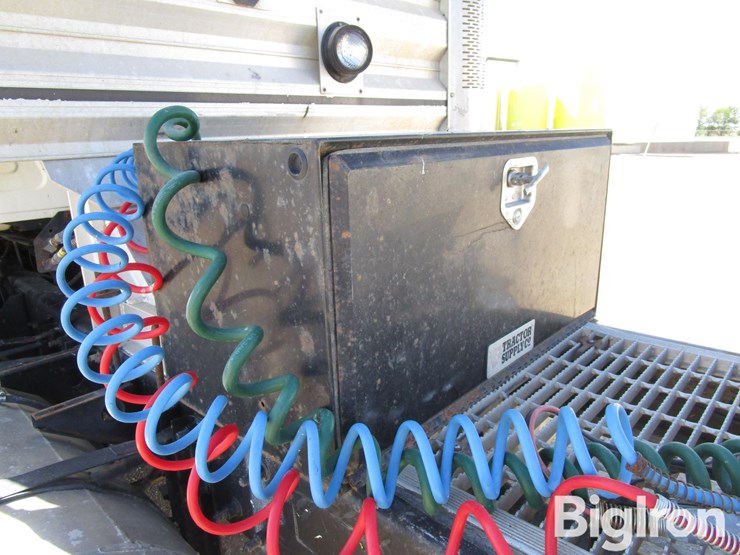 2003-mack-ch613-image-10