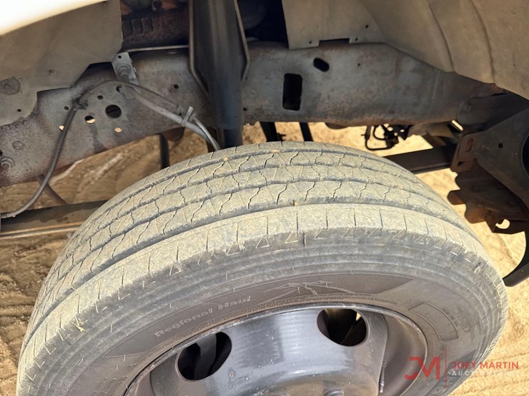 2003-ford-f550-xlt-image-14