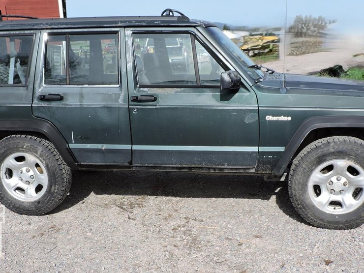 1993-jeep-cherokee-image-2
