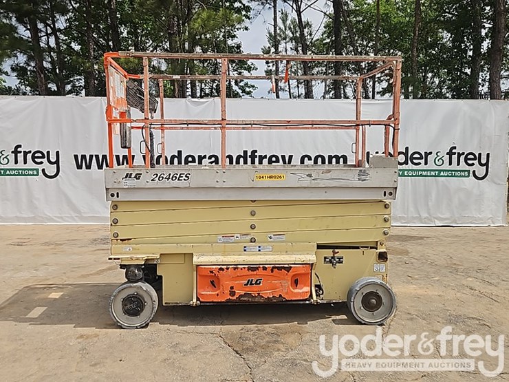 2015-jlg-2646es-image-2