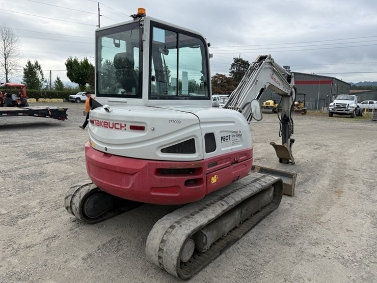 2017-takeuchi-tb260-image-4