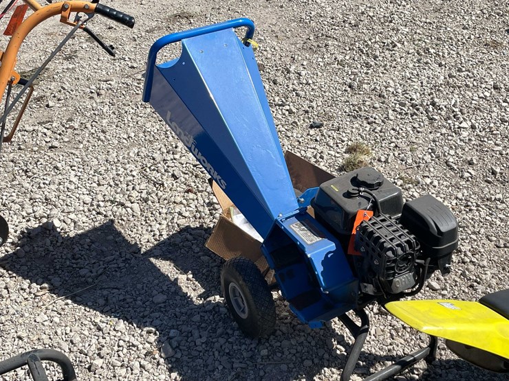#7399-•-land-works-wood-chipper-image-2