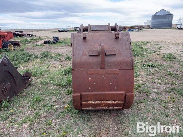 excavator-bucket-image-6