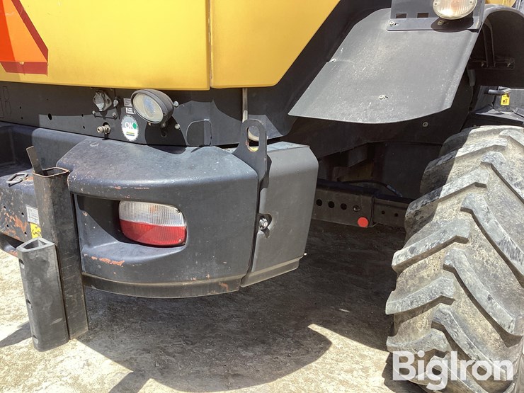 2015-new-holland-fr700-image-18
