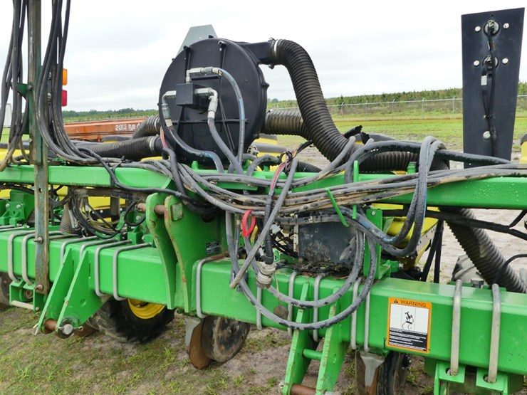 john-deere-1705-image-5
