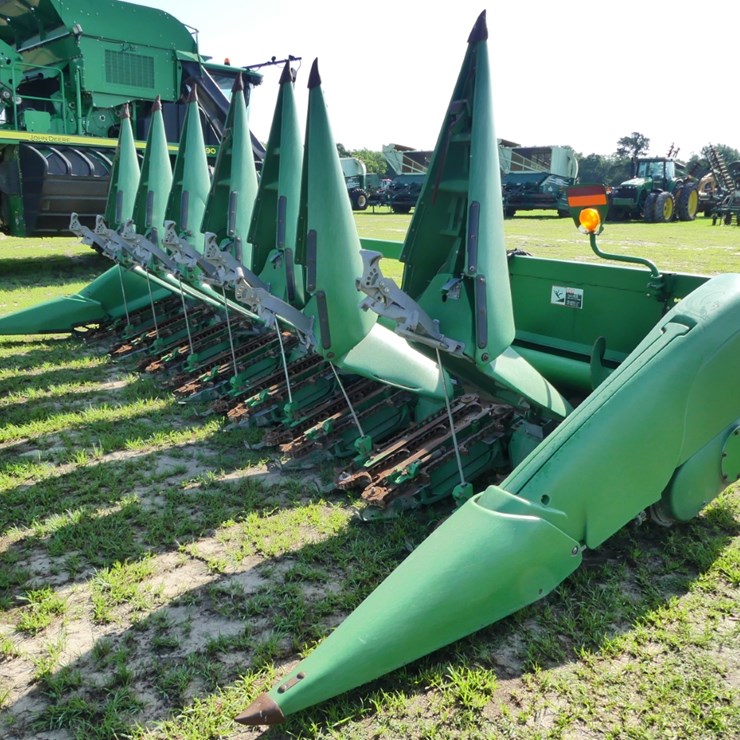 2008 JOHN DEERE 608C