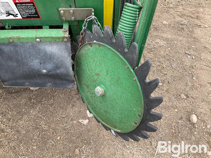 john-deere-566-image-13