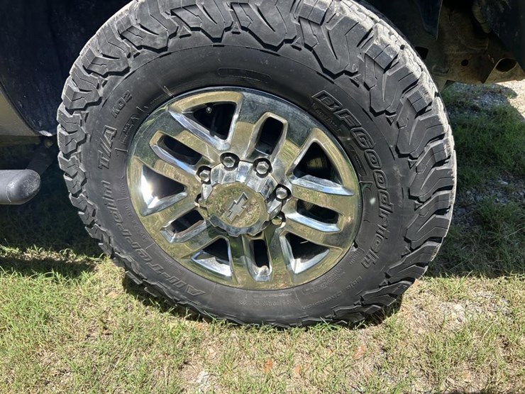 2013-chevrolet-silverado-2500-lt-image-4